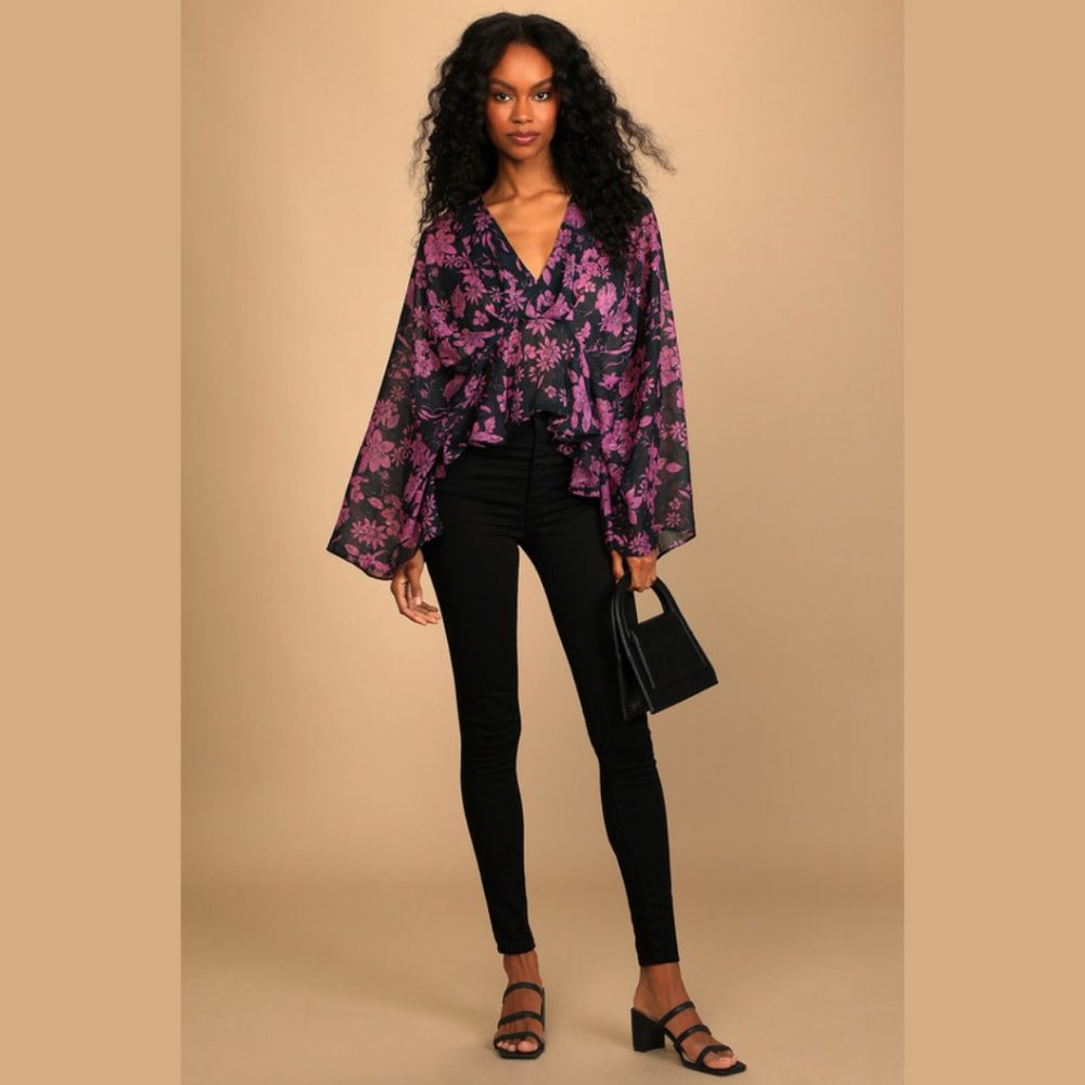 Lulu’s Midnight Blue Floral Print Long Sleeve Top / Medium